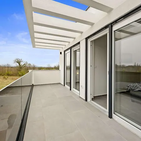 Mia With Private Heated Pool And Sauna