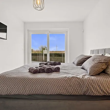 Vila Mia With Private Heated Pool And Sauna