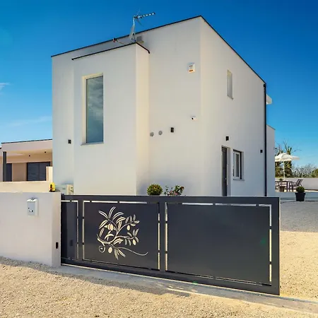 Mia With Private Heated Pool And Sauna Vila *