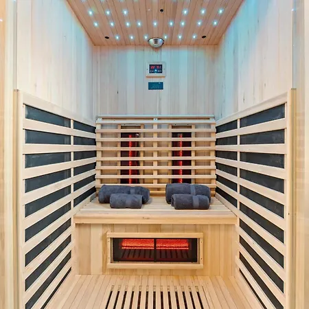 Mia With Private Heated Pool And Sauna Vila Orbanići