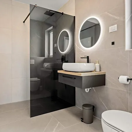 Mia With Private Heated Pool And Sauna Vila